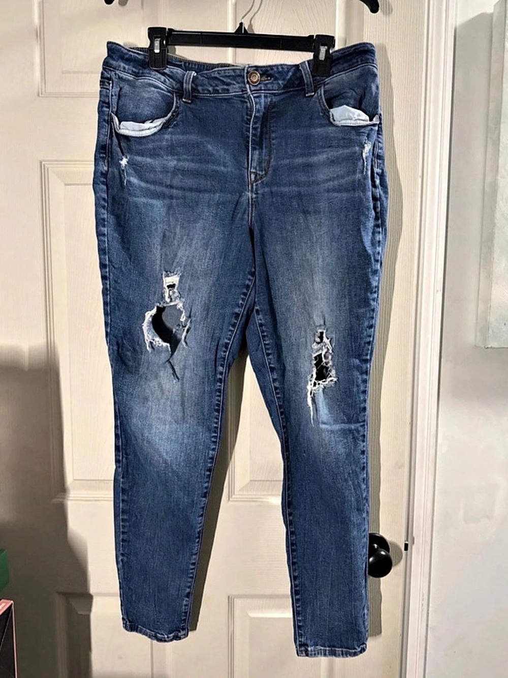 Maurice’s Distressed Skinny Jeans in Blue
